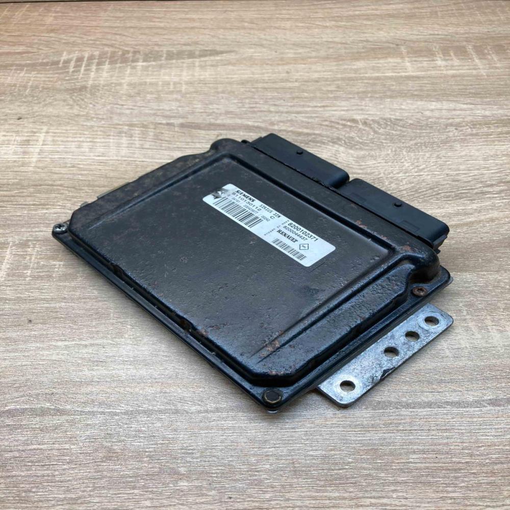 8200102371 S110130112C  Engine control unit/module ECU Renault Twingo I