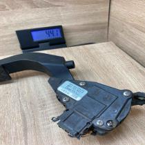 8D1721523F  With Plug Accelerator throttle pedal Volkswagen Passat Alltrack