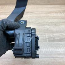 8D1723523M 6PV008376  Accelerator throttle pedal Audi A4 S4 B5 8D