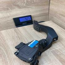 8D1723523M 6PV008376  Accelerator throttle pedal Audi A4 S4 B5 8D