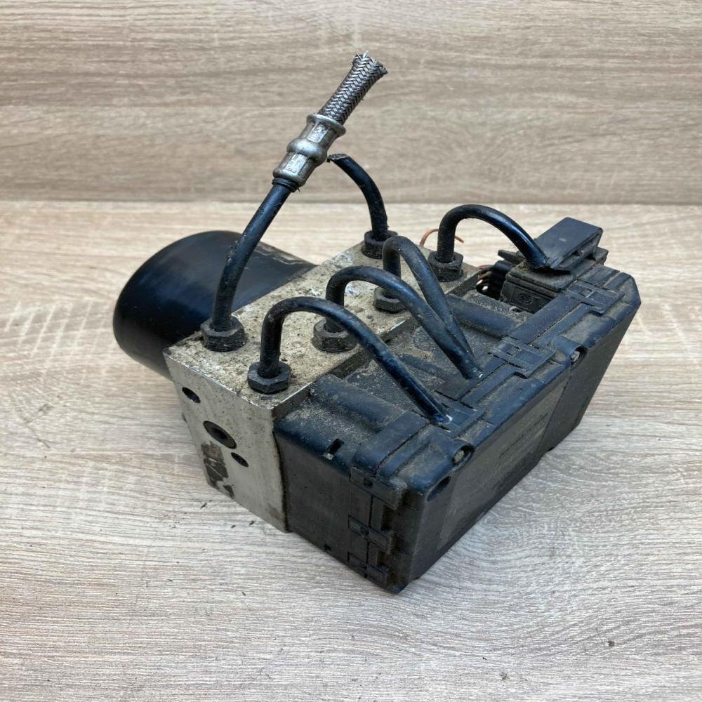 1J0614117D 1J0907379P With Plug ABS Pump Volkswagen Golf IV