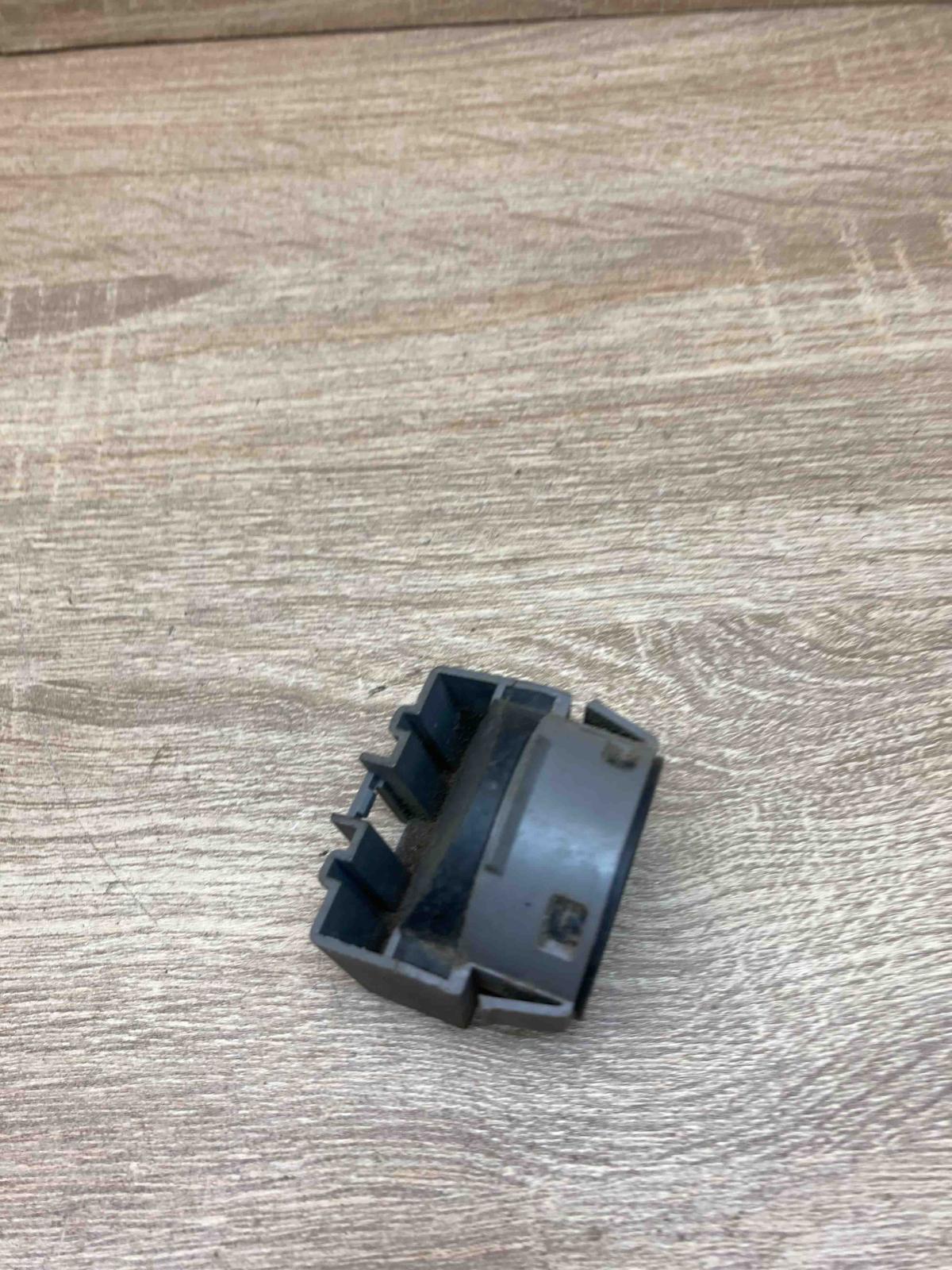 98AB 11572831BE   Front door lock (next to the handle) Jaguar XF X250