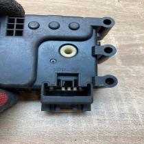 6811P   Air flap motor/actuator Nissan X-Trail T30