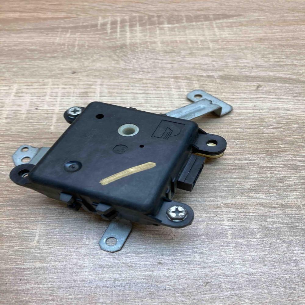 3N580 30820 001215  Air flap motor/actuator Nissan Almera N16