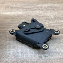 8D1820511B 0132801116  Air flap motor/actuator Volkswagen PASSAT B5.5