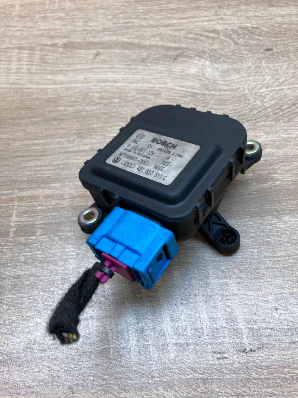 4B1820511C 0132801129 With Plug Air flap motor/actuator Audi A6 S6 C5 4B