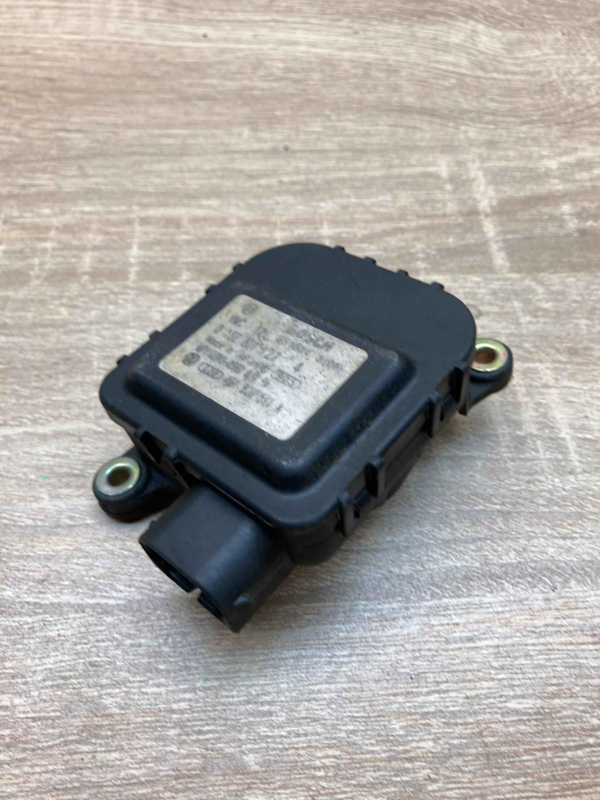 4B1820511A 0132801127  Air flap motor/actuator Audi A6 S6 C5 4B