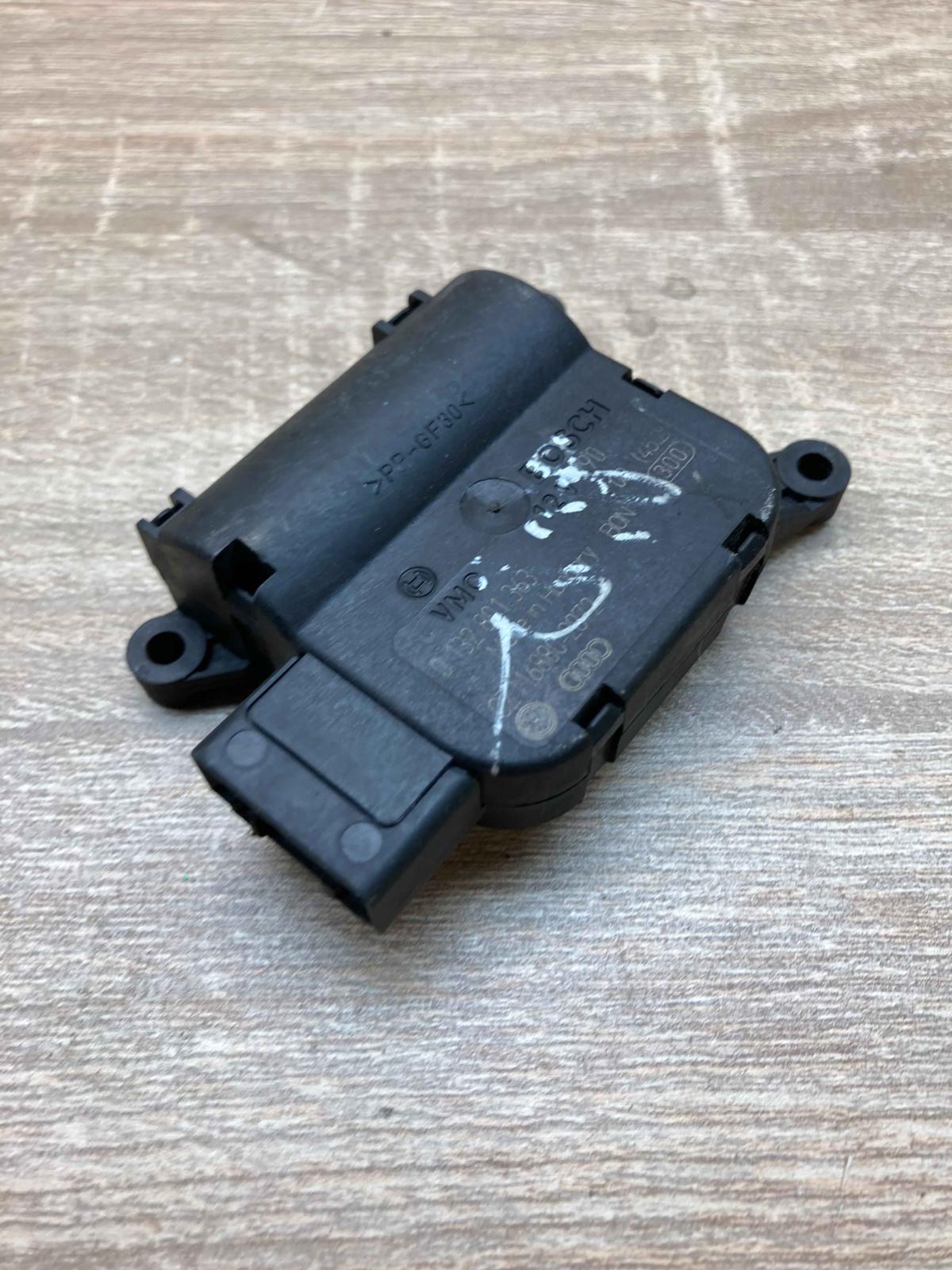 0132801363 CZ116880 2872  Air flap motor/actuator Volkswagen PASSAT B6