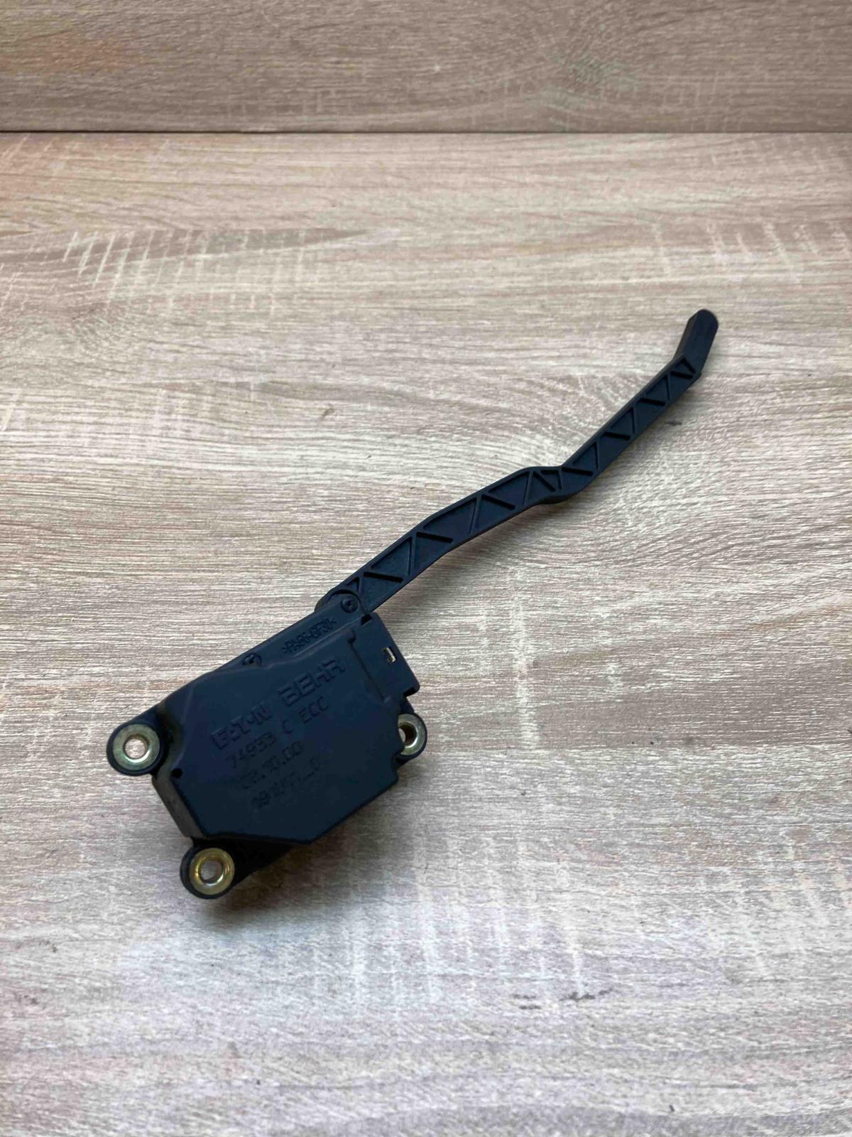 74933C 9001849  Air flap motor/actuator Volvo S80