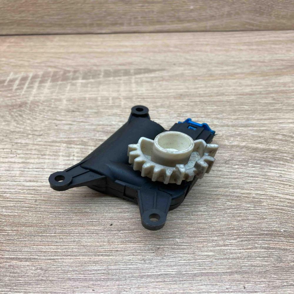 1K0907511D 0132801337 With Plug Air flap motor/actuator Volkswagen Golf V