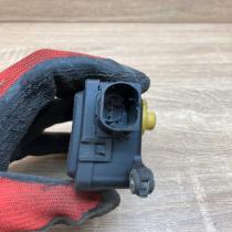 8D2820511C 0132801214  Air flap motor/actuator Audi A4 S4 B5 8D