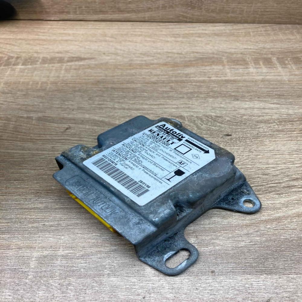 7700418152D 550548400  Airbag control unit/module Renault Megane I
