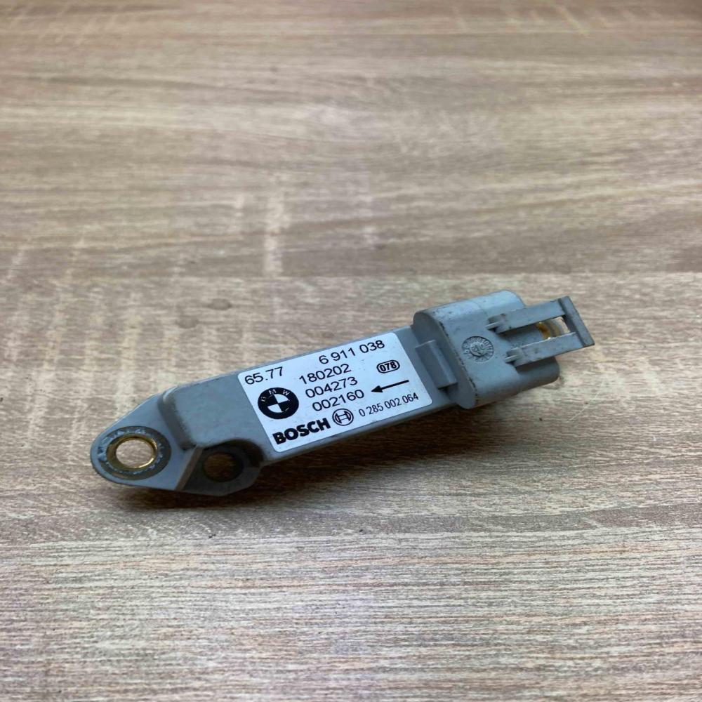 6911038 0285002064  Airbag deployment crash/impact sensor BMW 3 E46