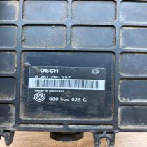 030906026C 0261200257  Engine control unit/module ECU Volkswagen Golf III