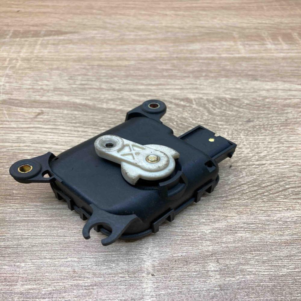 0132801137 116880 0550  Air flap motor/actuator Audi A6 S6 C5 4B