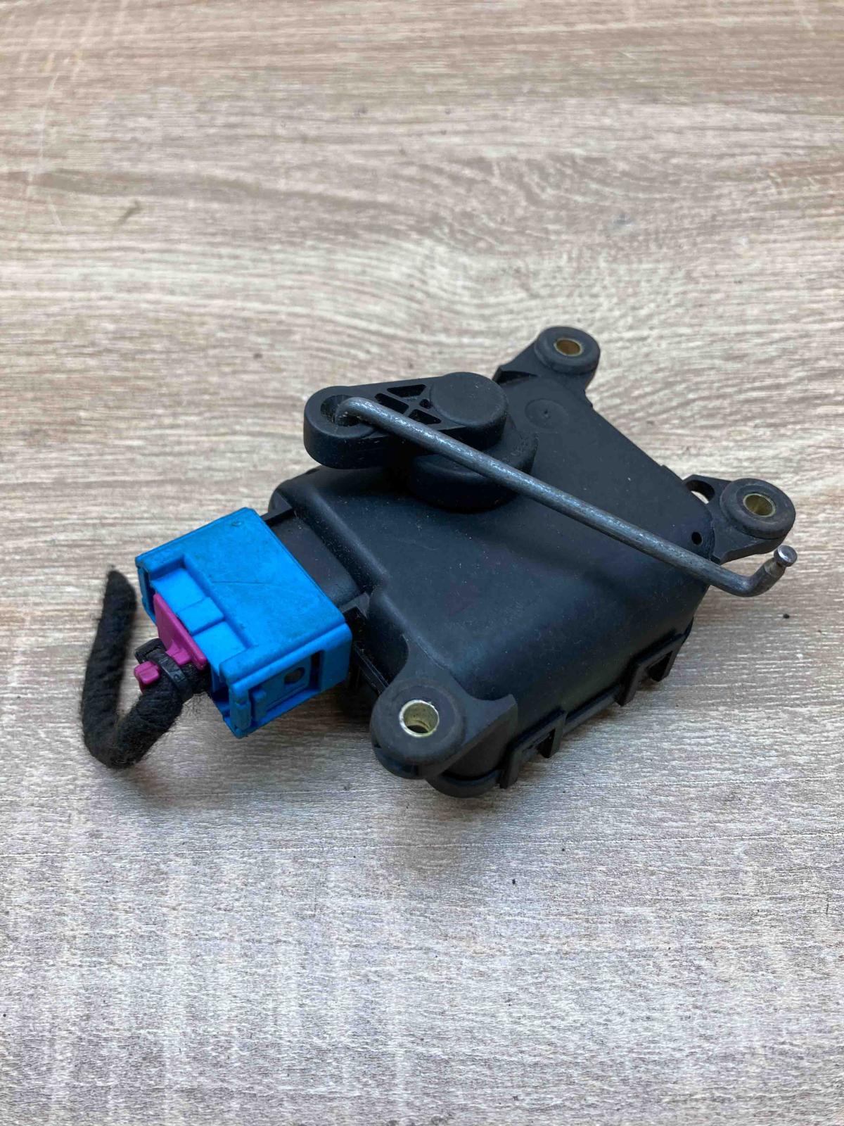 4B1820511M 0132801171 With Plug Air flap motor/actuator Audi A6 S6 C5 4B