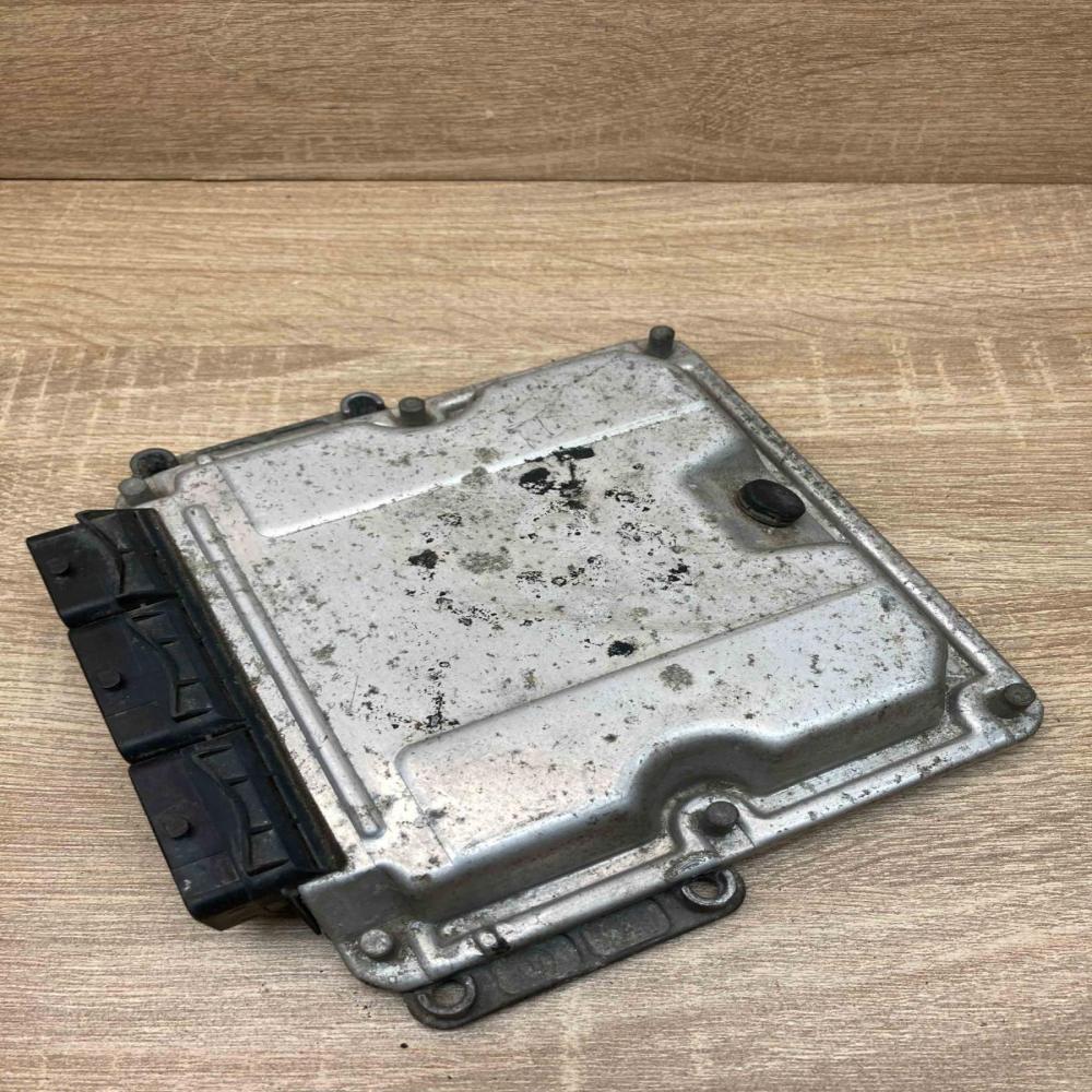 8200163528 0281011101  Engine control unit/module ECU Renault Laguna II