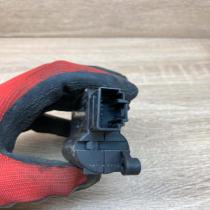 1K0820915 1K0907511B  Air flap motor/actuator Audi A3 S3 8P