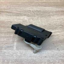 0132801359 CZ116880 3141  Air flap motor/actuator Audi A6 S6 C6 4F
