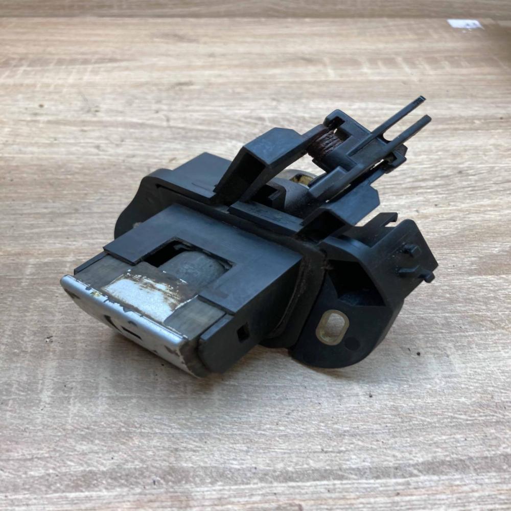 Trunk Lock   Tailgate/trunk/boot lock/catch/latch Audi A3 S3 8P