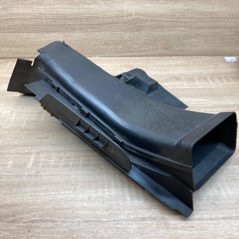 8230559   Air intake duct part BMW X5 E53