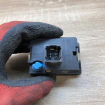 7700817598   Headlight level height control switch Renault 19