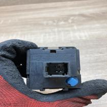 7700817598   Headlight level height control switch Renault 19
