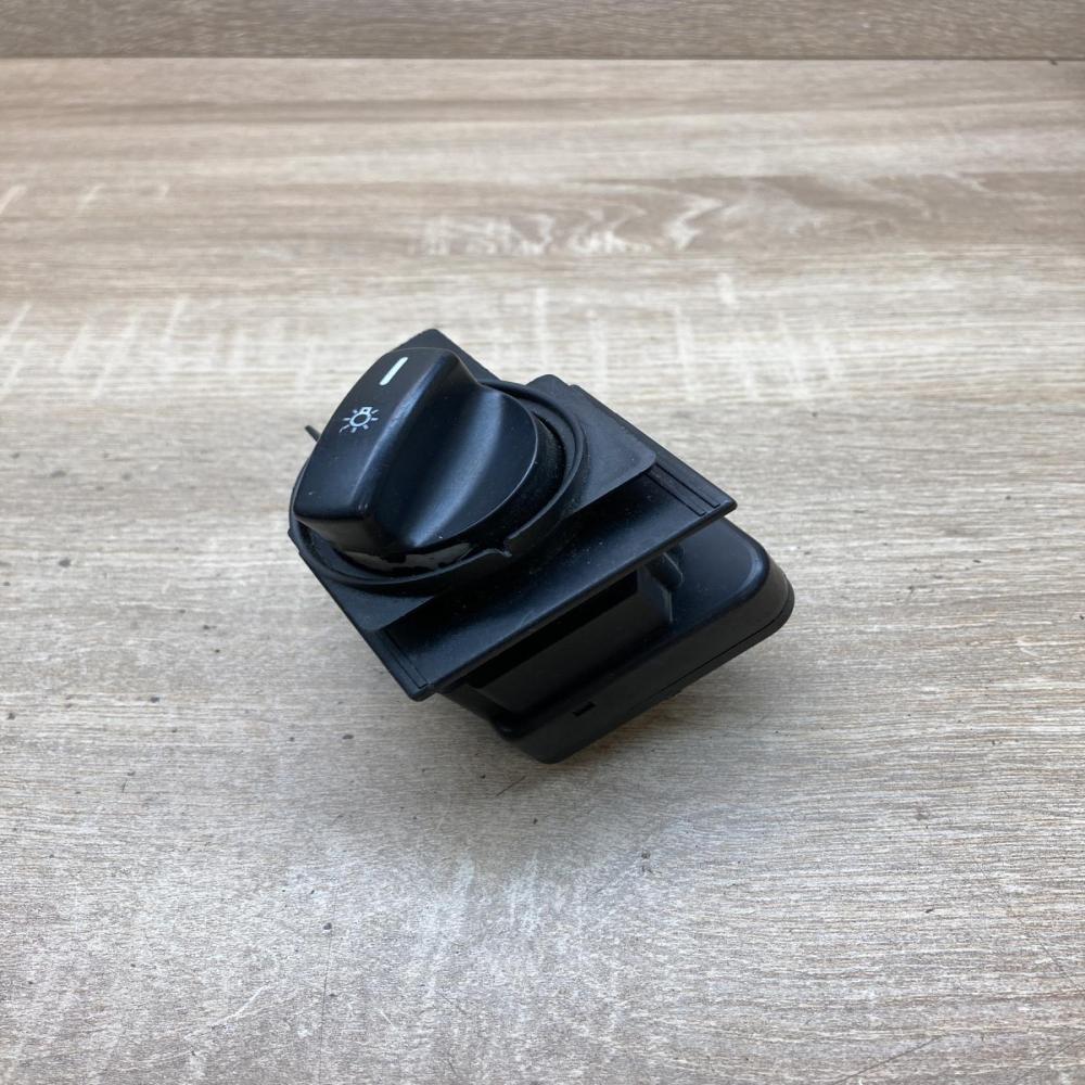 1695452204   Light switch Mercedes-Benz A W169