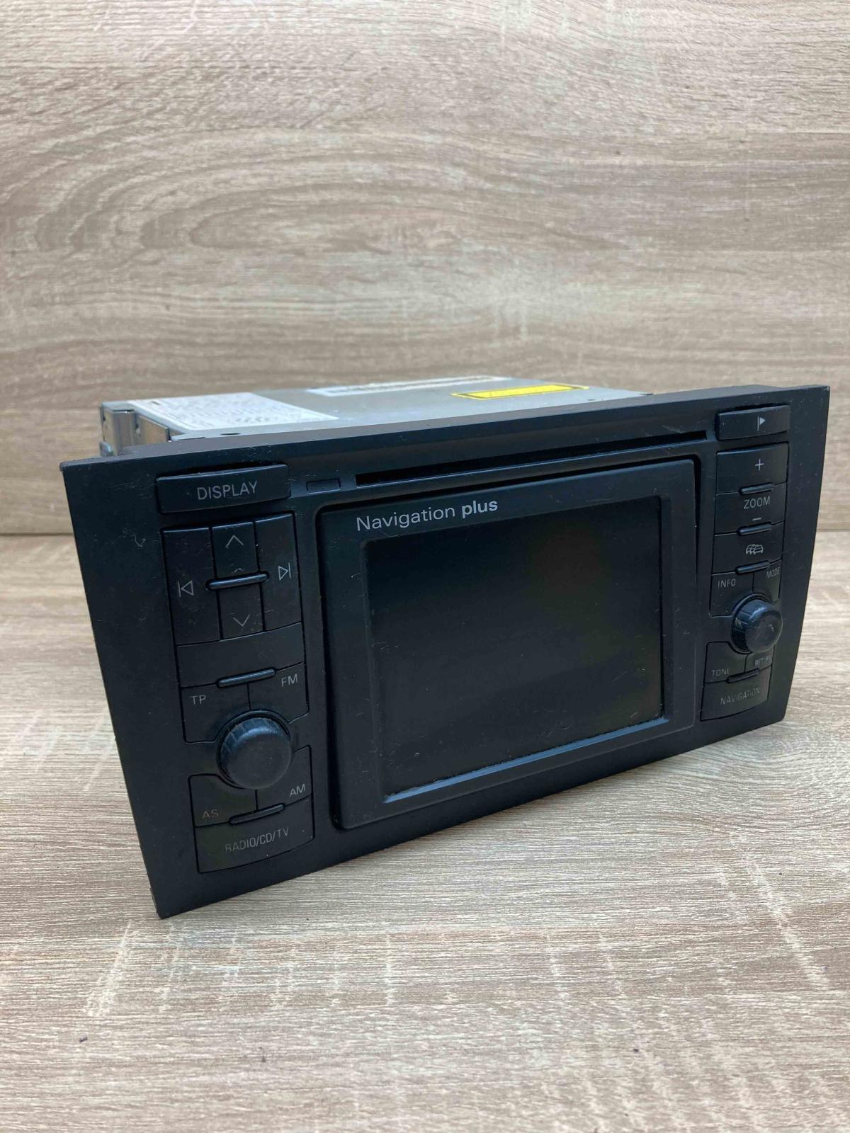 4B0035192K 7612001014  Radio/CD/DVD/GPS head unit Audi A6 S6 C5 4B