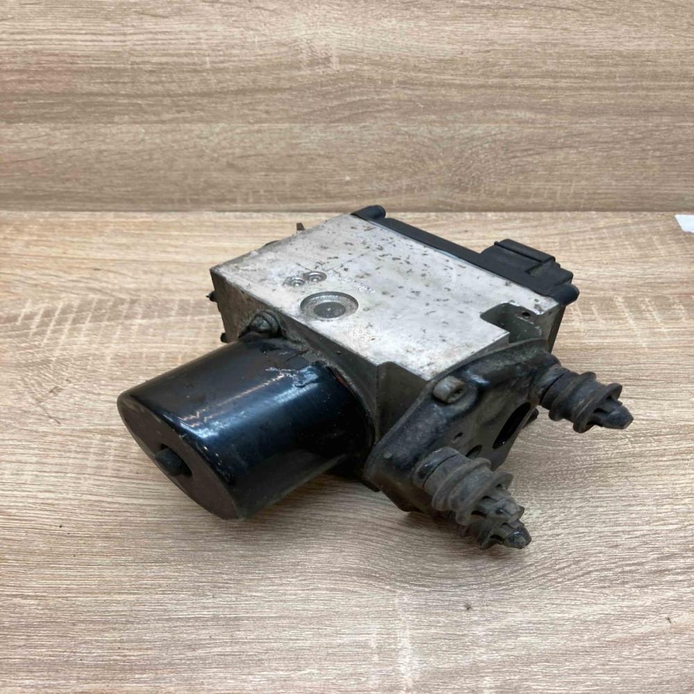 3C0614095Q 16027002A  ABS Pump Volkswagen PASSAT B6