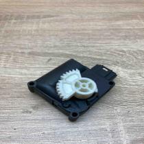 4F0820511F 0132801369  Air flap motor/actuator Audi Q7 4L
