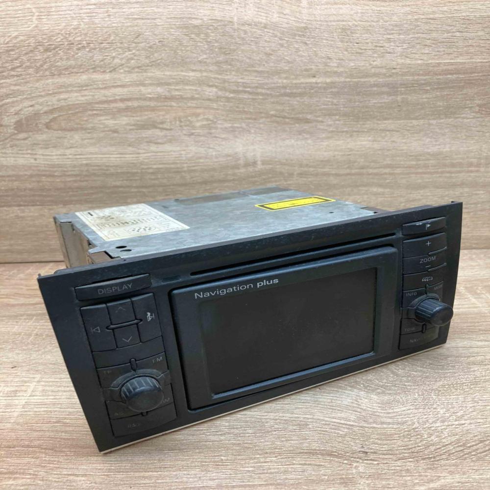8E0035192B 7612001013  Radio/CD/DVD/GPS head unit Audi Q7 4L