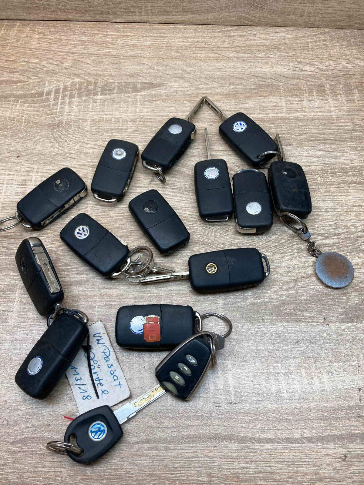 VW Key 5K0837202  Ignition key/card Volkswagen PASSAT B5