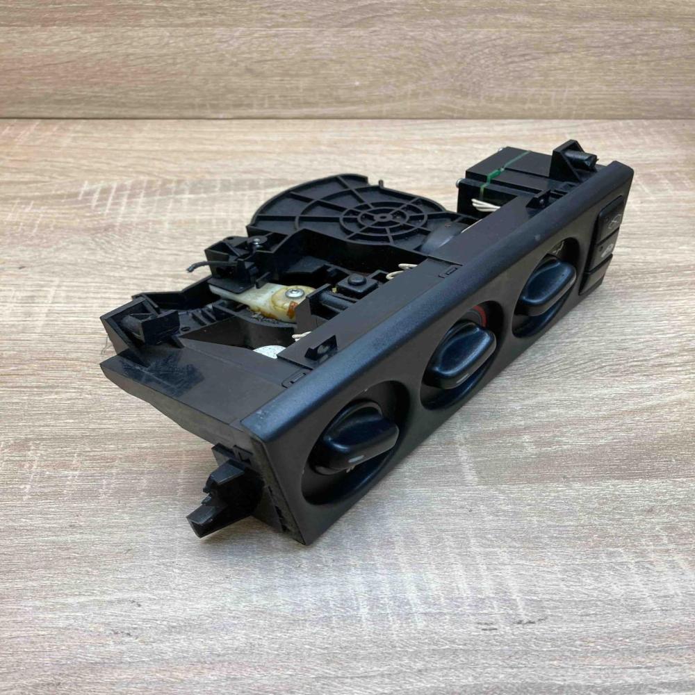 79600 SM7 G021 C1  Climate control unit Honda CR-V