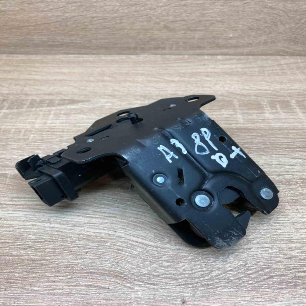 8P4827505B   Tailgate/trunk/boot lock/catch/latch Audi A3 S3 8P