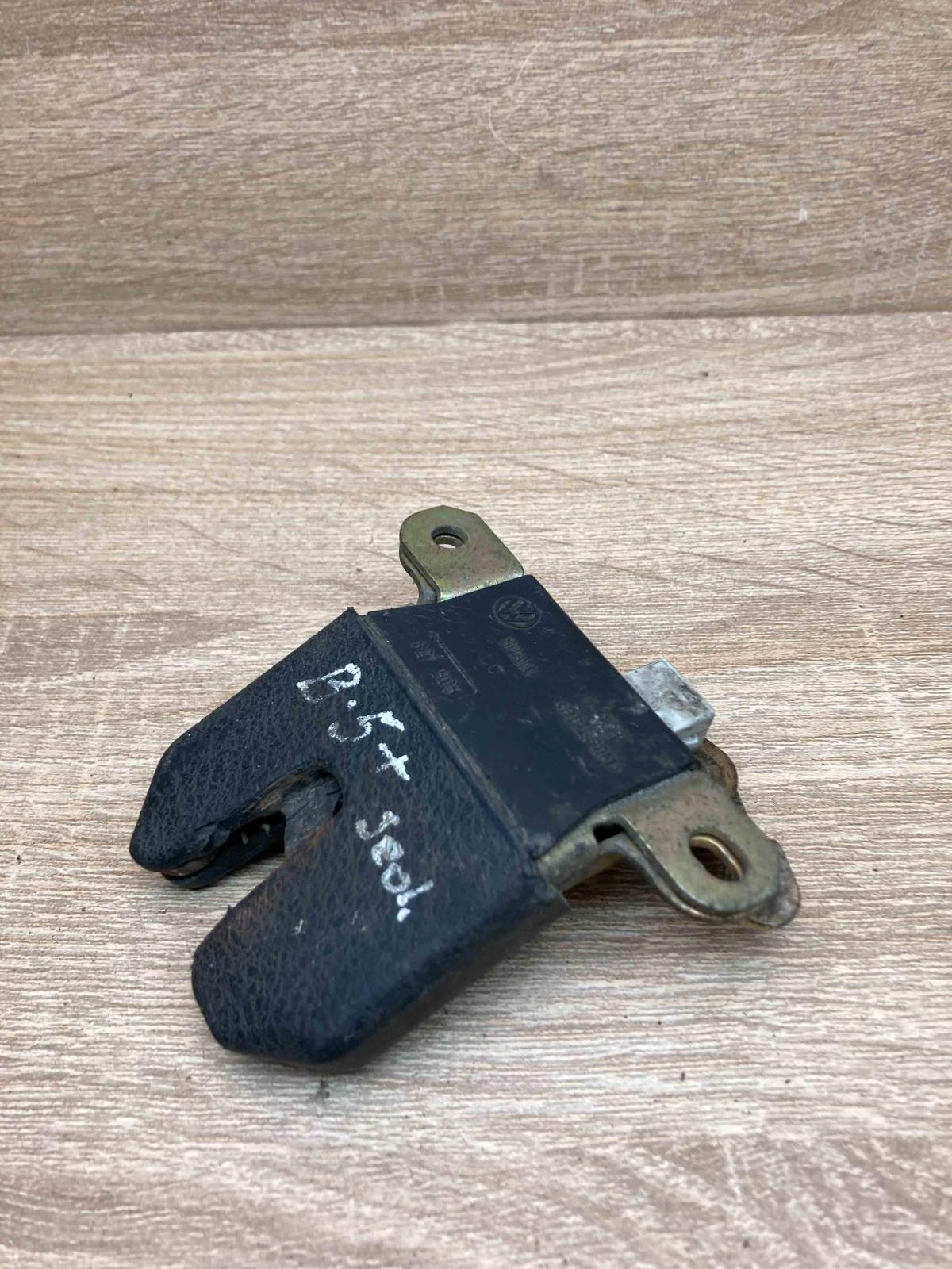 3B5827505   Tailgate/trunk/boot lock/catch/latch Volkswagen PASSAT B5.5