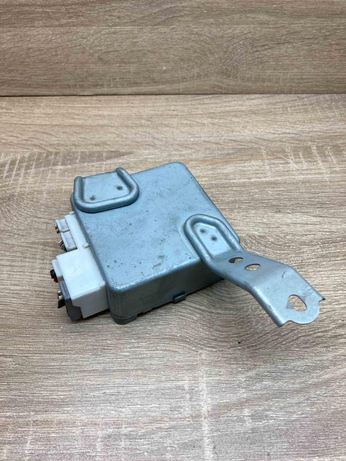 89650 0D030 991 20401  Power steering control unit/module Toyota Yaris