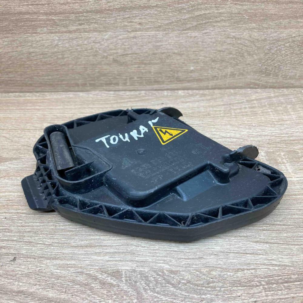 1305239234   Headlight/headlamp dust cover Volkswagen Touran I