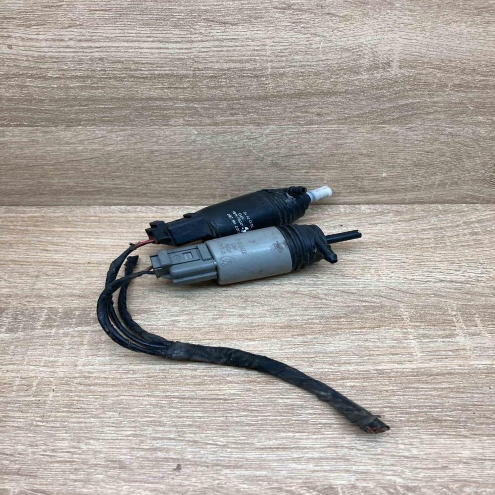 6934159 7199567 Pair With Plug Windscreen/windshield washer pump BMW 5 E60 E61