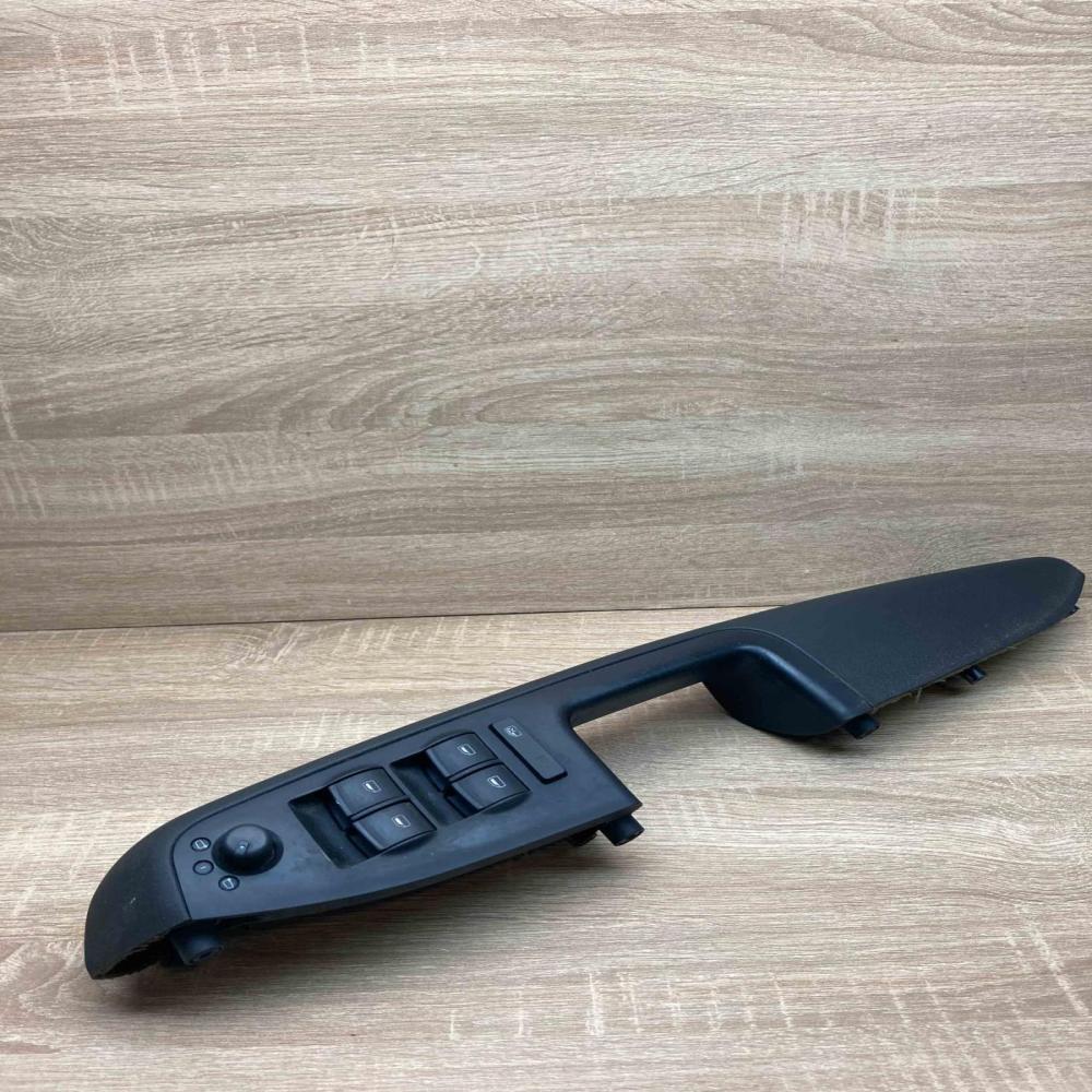 8E1867173B 8E1867171B  Other interior part Audi A4 S4 B7 8E 8H