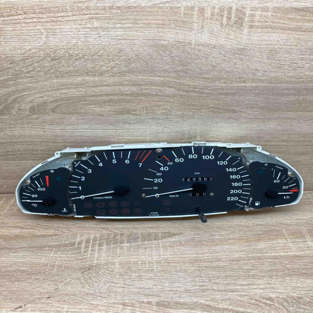 90493818 88481674 Used Speedometer (instrument cluster) Opel Omega B1