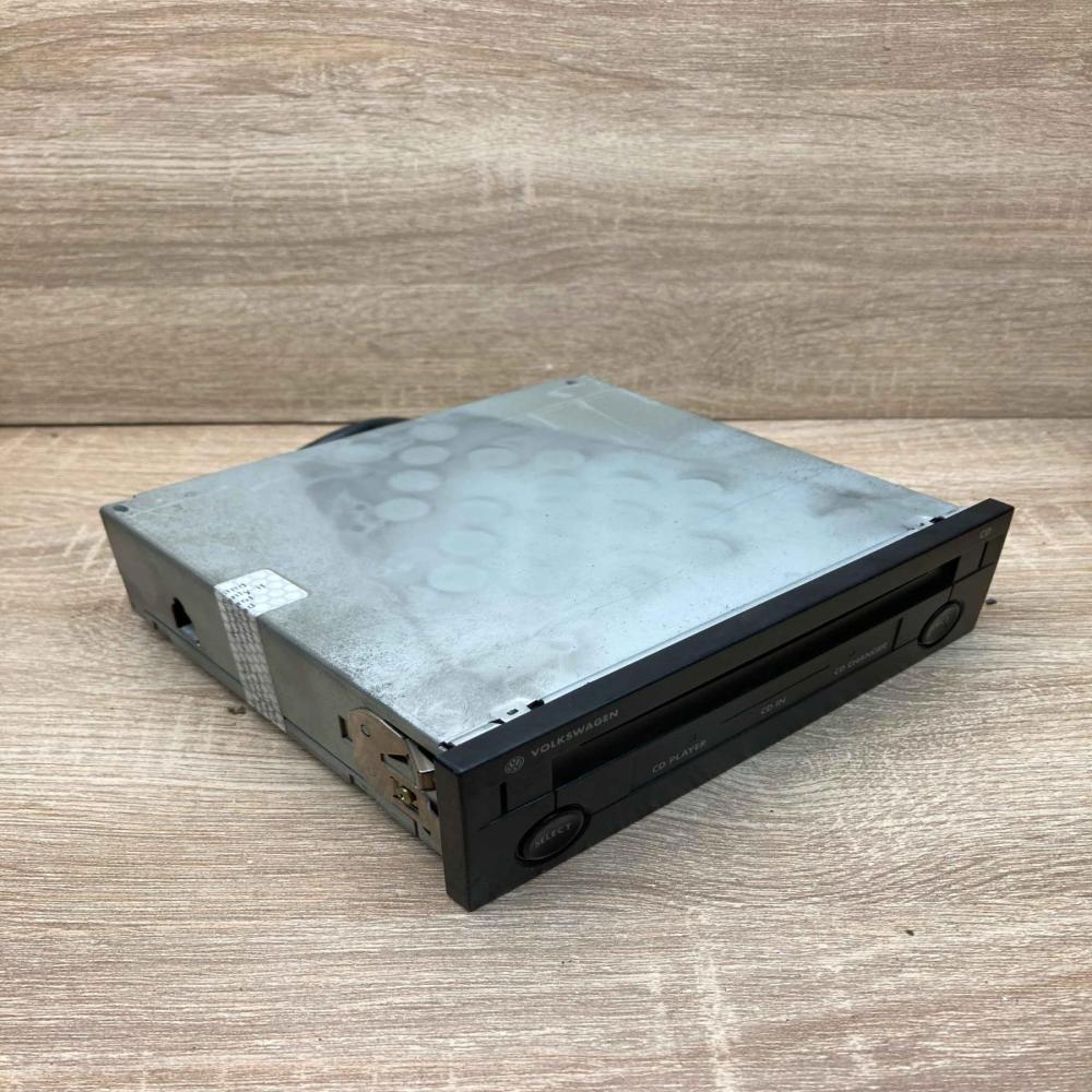 VW  CD Changer   CD/DVD changer Volkswagen PASSAT B5.5