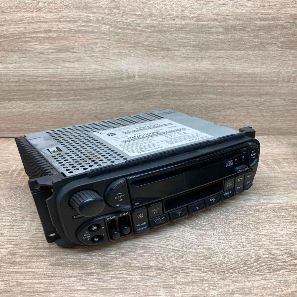 05064123AC A269ZUA126  Radio/CD/DVD/GPS head unit Chrysler Voyager