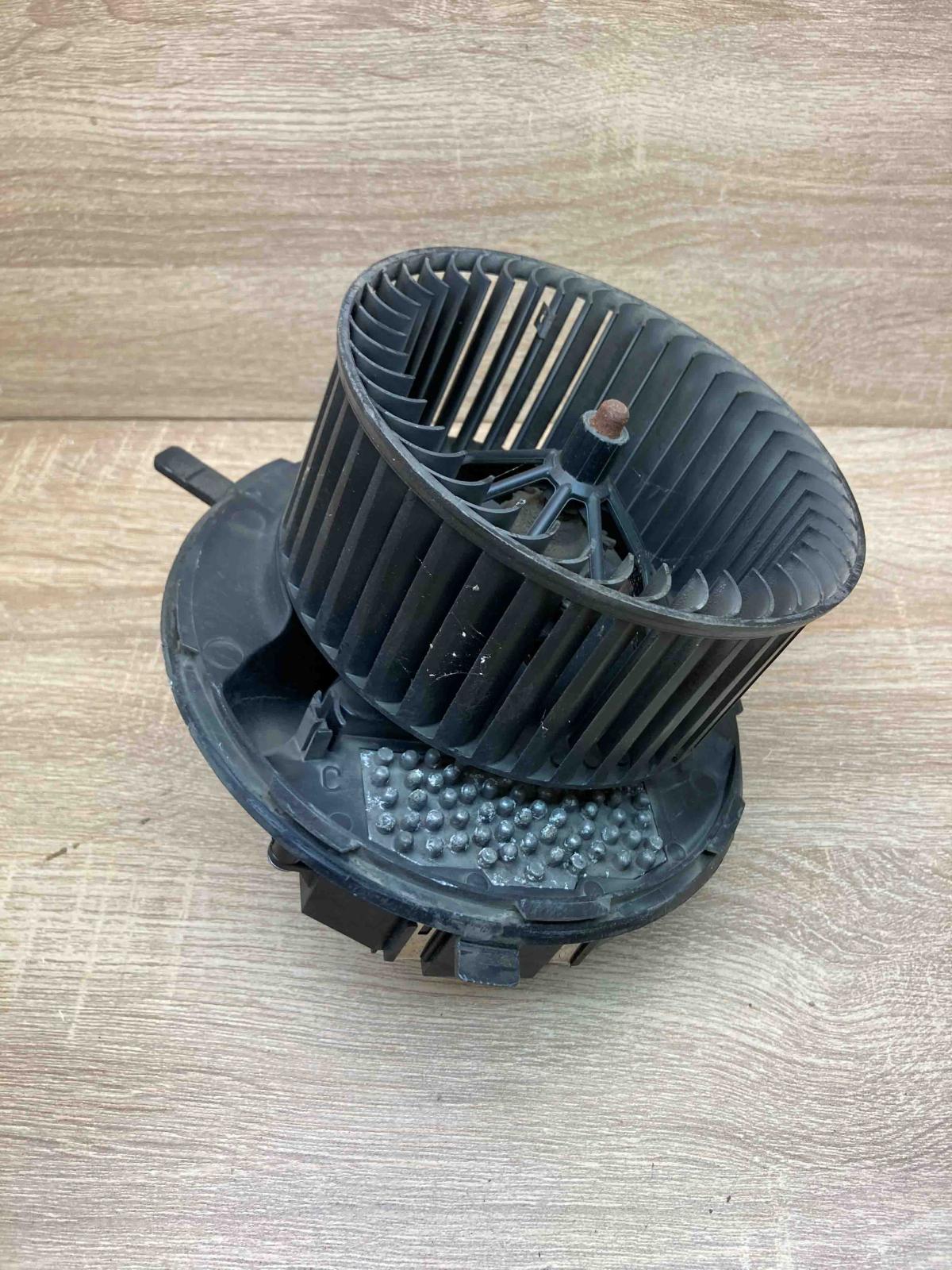 3C0907521 3C1820015E  Heater fan/blower Volkswagen PASSAT B6