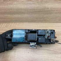 MR318828 MB953355 With Plug Fuse module Mitsubishi Carisma