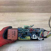 MR318828 MB953355 With Plug Fuse module Mitsubishi Carisma