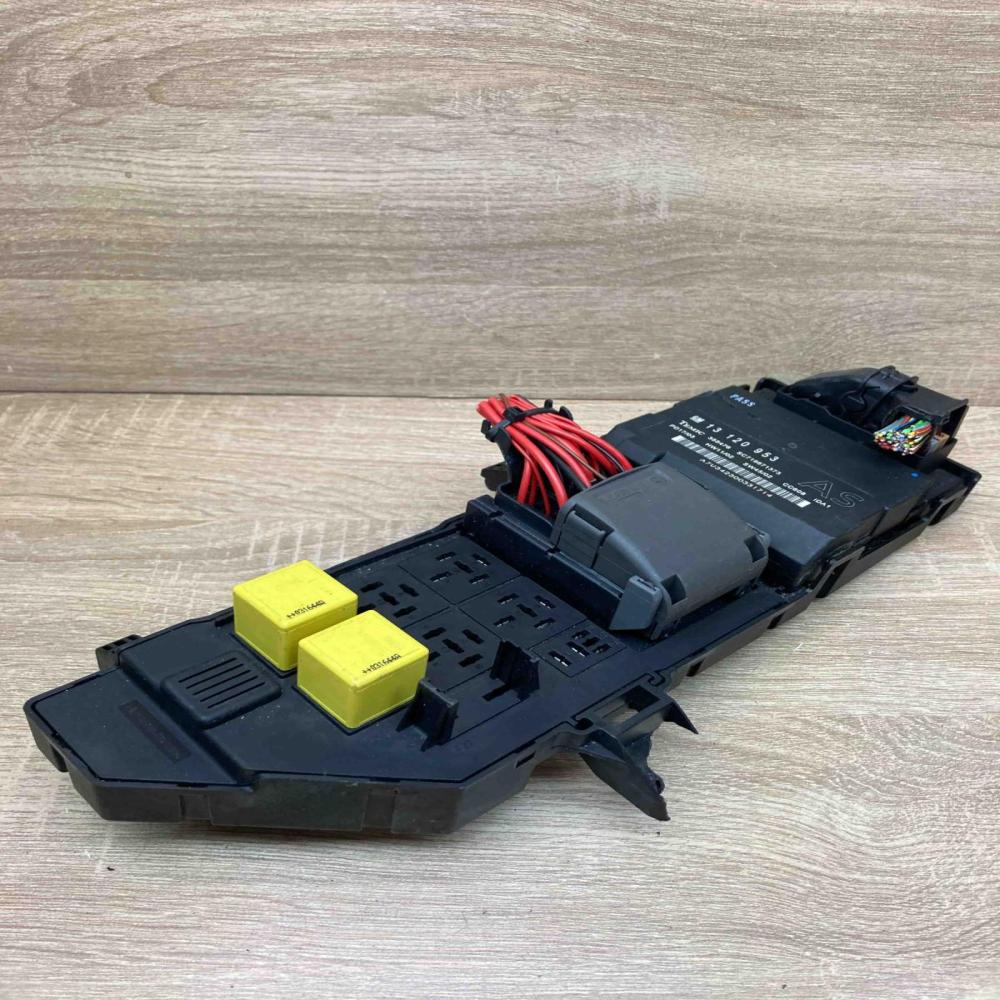 24443147 13120953  Fuse module Opel Vectra C