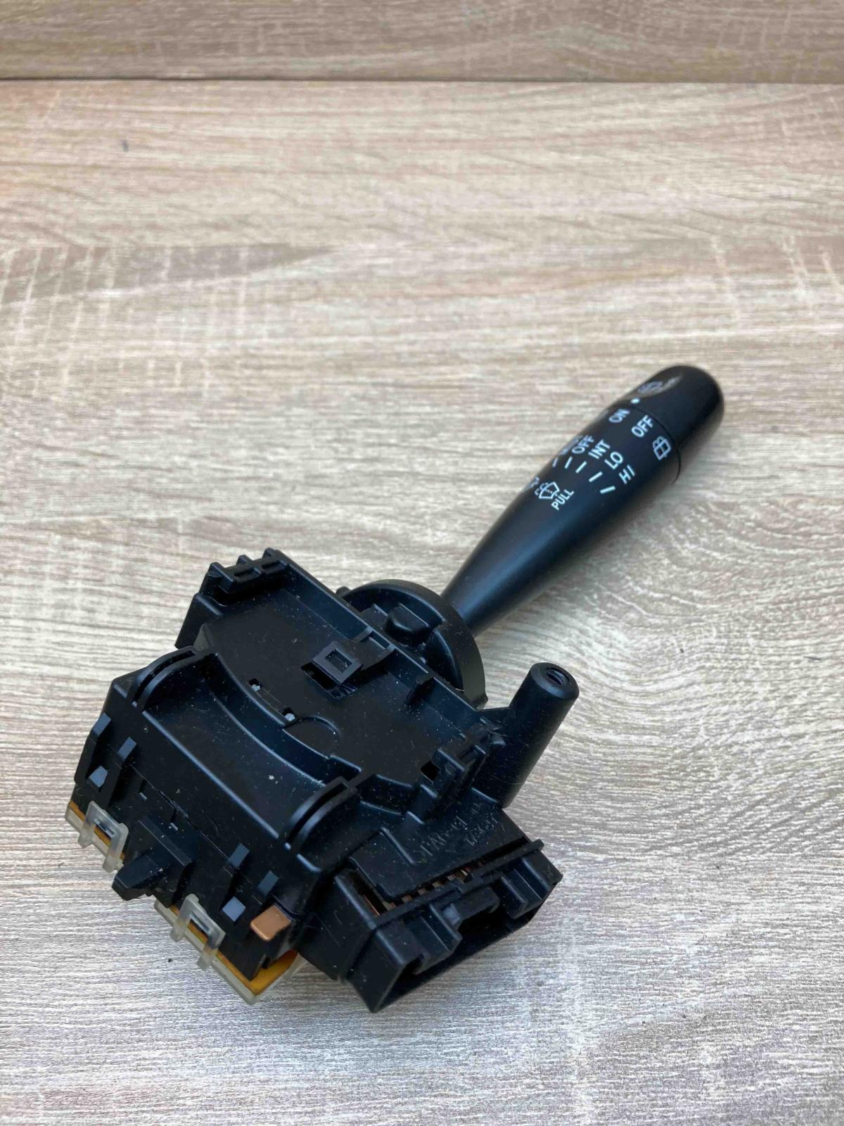 173647   Wiper control stalk Toyota Yaris Verso