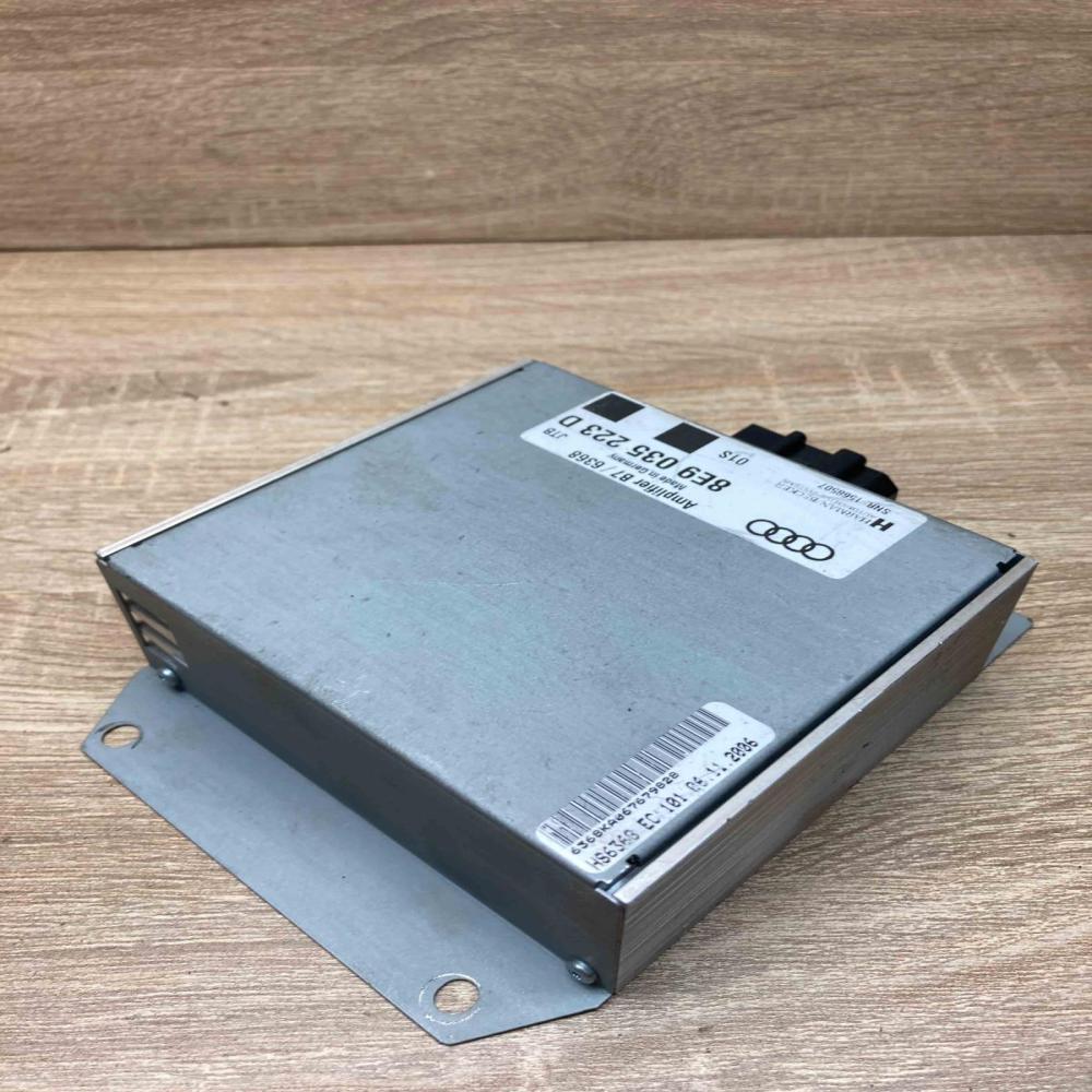 8E9035223D   Sound amplifier Audi A4 S4 B8 8K