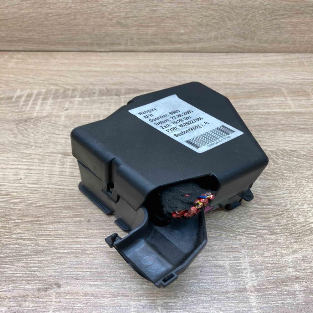 8D2941824   Fuse box set Audi A6 S6 C6 4F